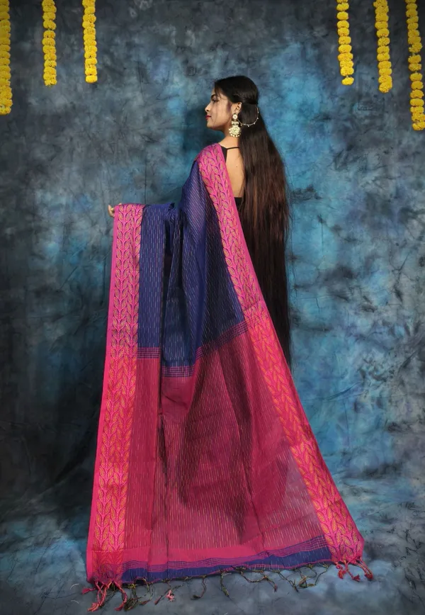 Navy_Blue_&_Magenta_Pure_Cotton_Handloom_Applique_Saree_For_Women