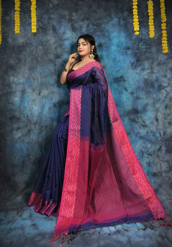 Navy_Blue_&_Magenta_Pure_Cotton_Handloom_Applique_Saree_For_Women