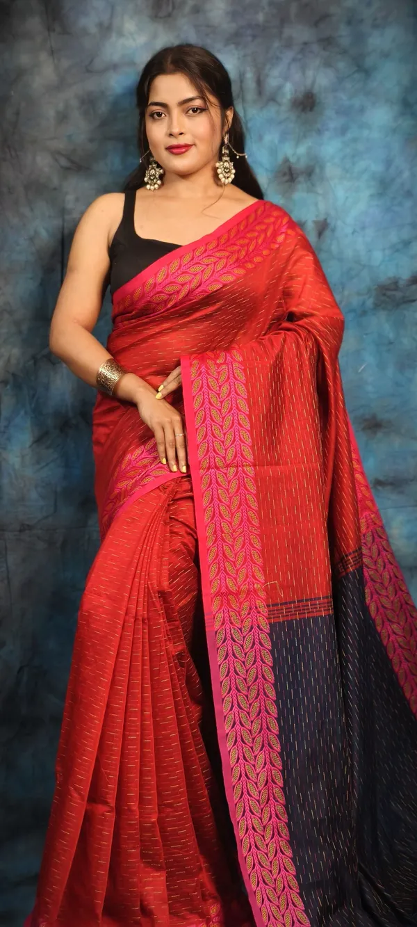 Red_&_Navy_Blue_Pure_Cotton_Handloom_Applique_Saree_For_Women