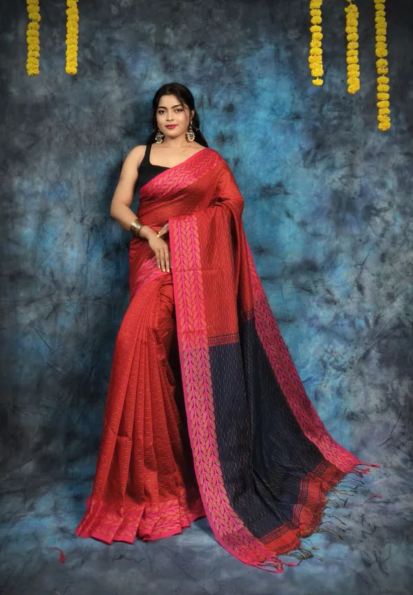 Red_&_Navy_Blue_Pure_Cotton_Handloom_Applique_Saree_For_Women