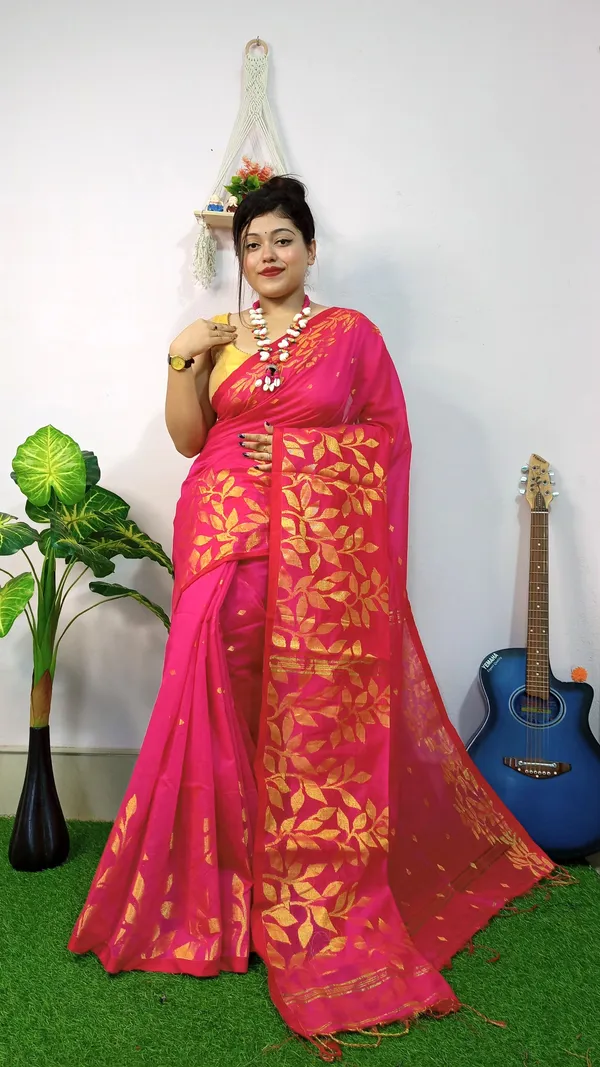 Magenta_Cotton_Blend_Handloom_Self_Design_Saree_For_Women