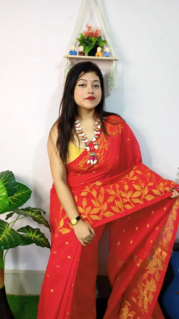 Red_Cotton_Blend_Handloom_Self_Design_Saree_For_Women