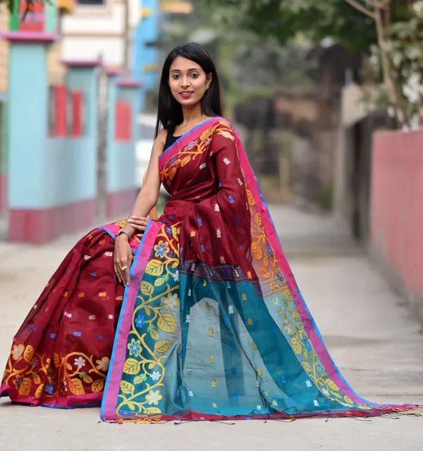 Maroon_&_Blue_Pure_Cotton_Handloom_Embellished_Saree_For_Women
