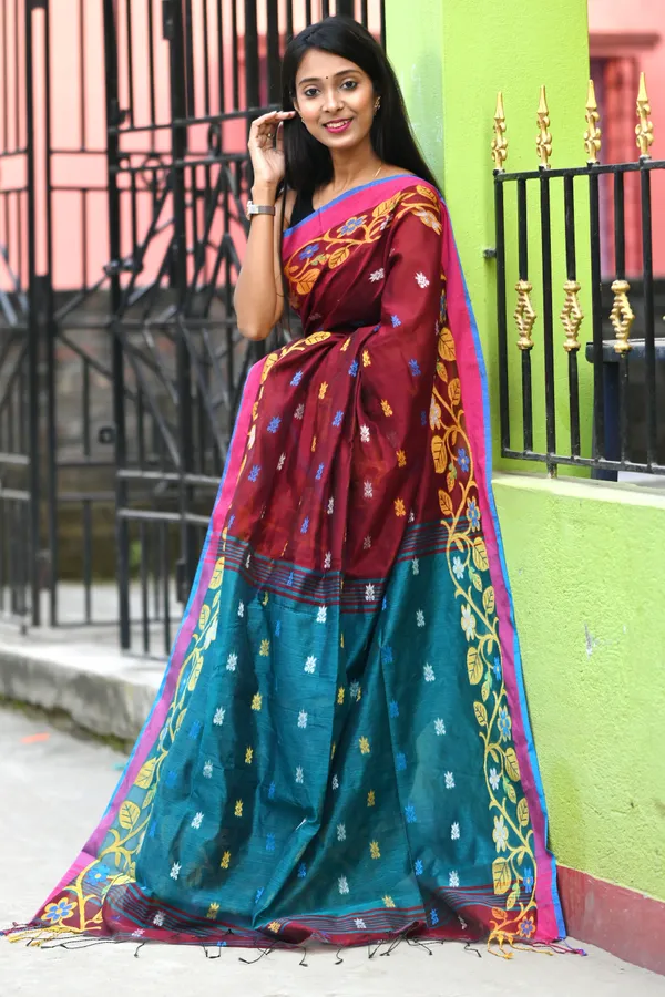 Maroon_&_Blue_Pure_Cotton_Handloom_Embellished_Saree_For_Women