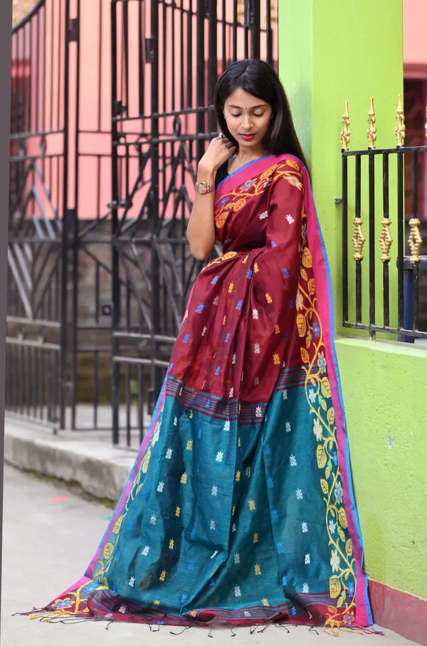 Maroon_&_Blue_Pure_Cotton_Handloom_Embellished_Saree_For_Women