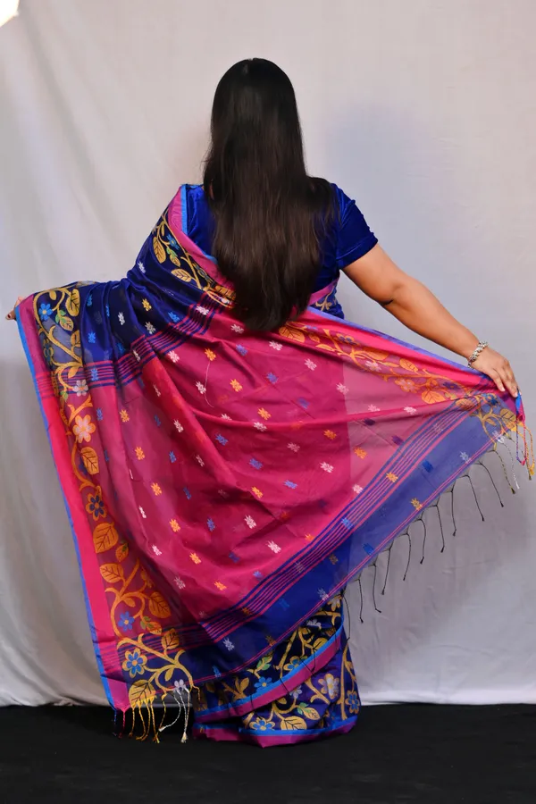 Navy_Blue_&_Magenta_Pure_Cotton_Handloom_Embellished_Saree_For_Women