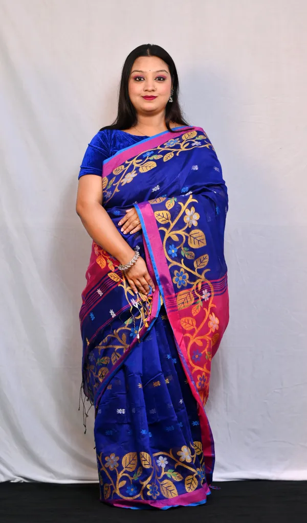 Navy_Blue_&_Magenta_Pure_Cotton_Handloom_Embellished_Saree_For_Women