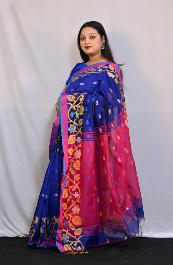 Navy_Blue_&_Magenta_Pure_Cotton_Handloom_Embellished_Saree_For_Women