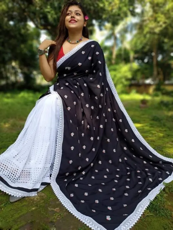 White_&_Black_Cotton_Blend_Handloom_Floral_Print_&_Self_Design_&_Printed_Saree_For_Women