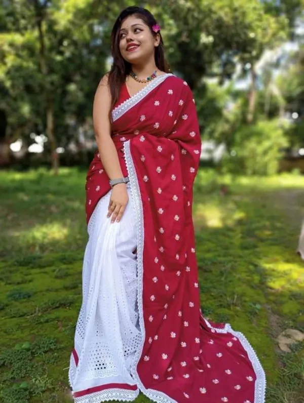 White_&_Maroon_Cotton_Blend_Handloom_Floral_Print_&_Self_Design_&_Printed_Saree_For_Women