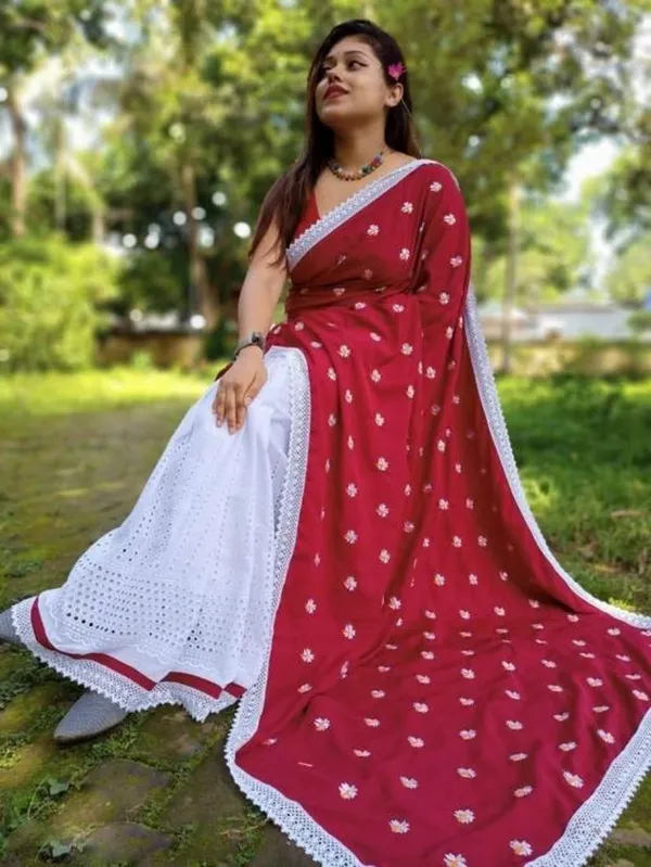 White_&_Maroon_Cotton_Blend_Handloom_Floral_Print_&_Self_Design_&_Printed_Saree_For_Women