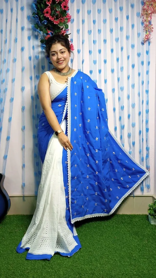 White_&_Sky_Blue_Cotton_Blend_Handloom_Floral_Print_&_Self_Design_&_Printed_Saree_For_Women