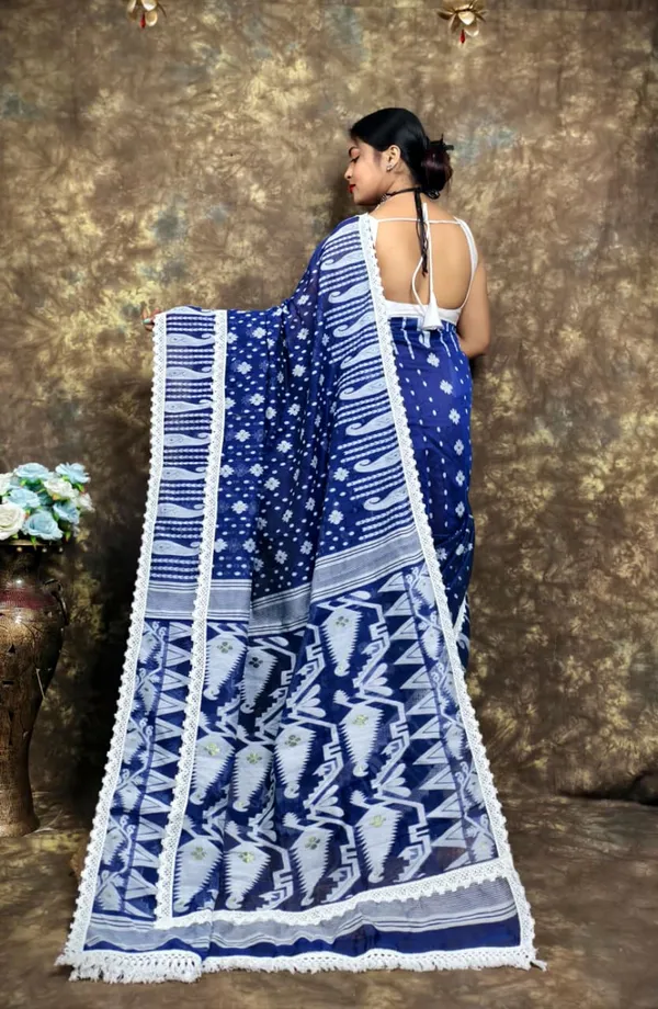 Blue_&_White_Cotton_Silk_Jamdani_Woven_Saree_For_Women
