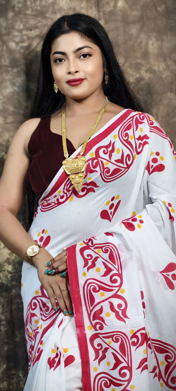 White_&_Red_Cotton_Blend_Handloom_Printed_Saree_For_Women