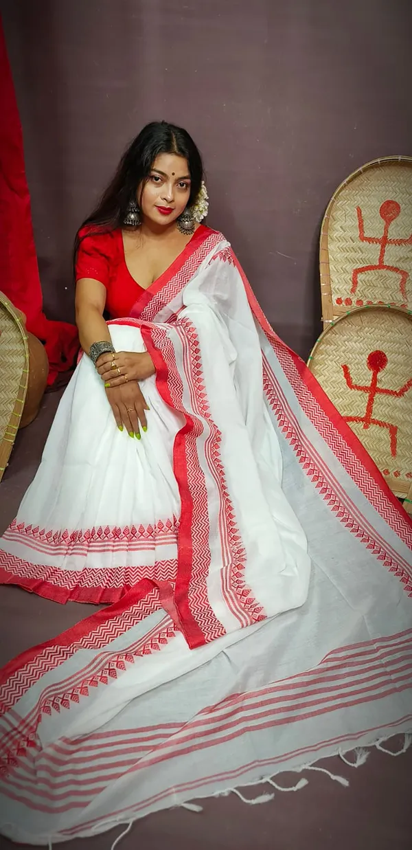 White_&_Red_Cotton_Silk_Handloom_Self_Design_Saree_For_Women