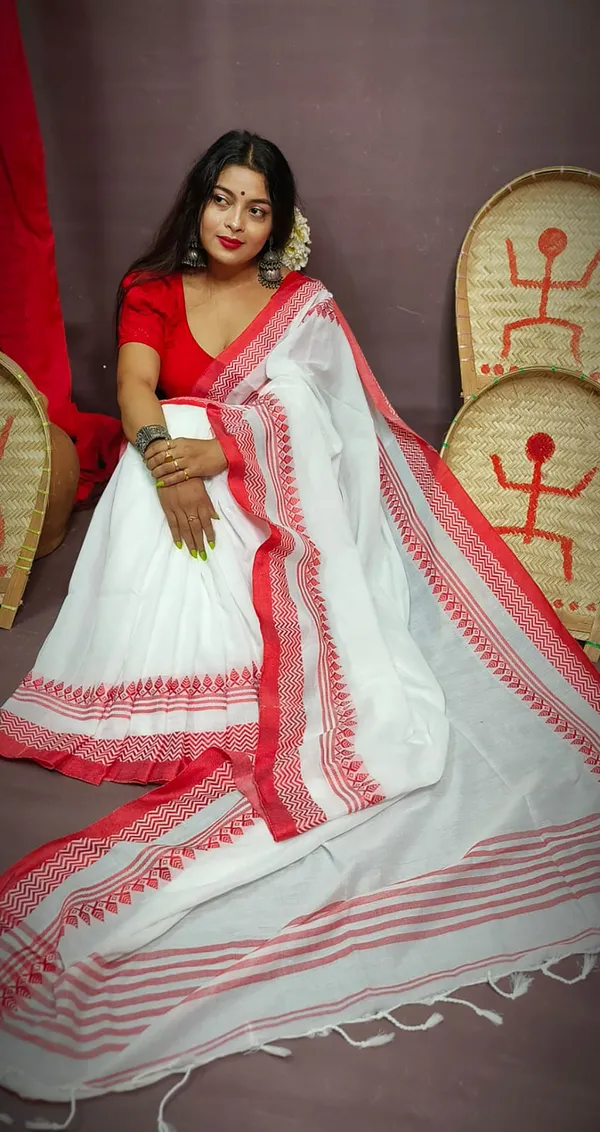 White_&_Red_Cotton_Silk_Handloom_Self_Design_Saree_For_Women