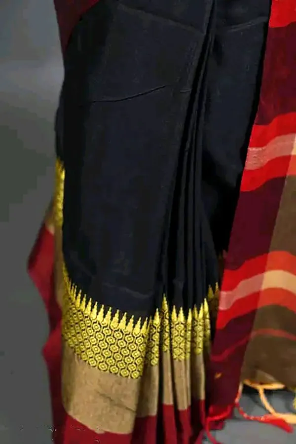 Multicolour_Cotton_Blend_Handloom_Woven_Saree_For_Women