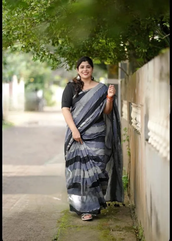 Mul_Cotton_Handloom_Self_Design_Saree_For_Women