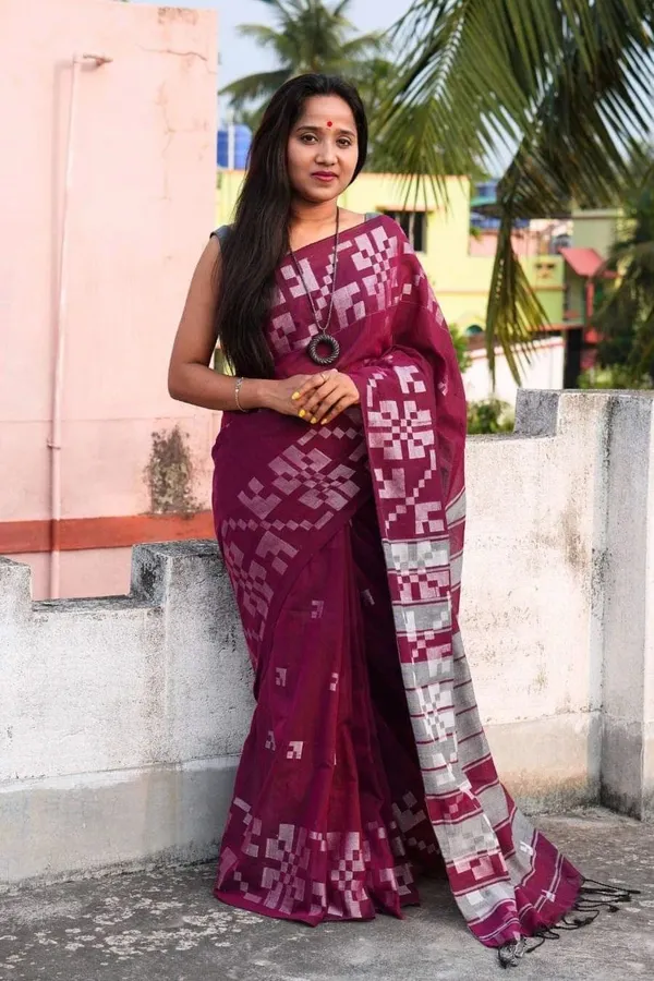Magenta_Pure_Cotton_Handloom_Woven_Saree_For_Women