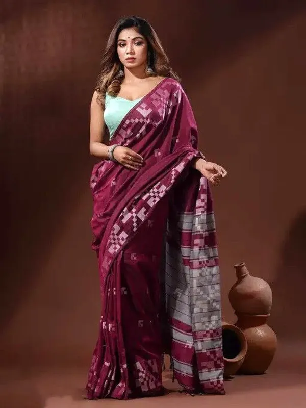 Magenta_Pure_Cotton_Handloom_Woven_Saree_For_Women