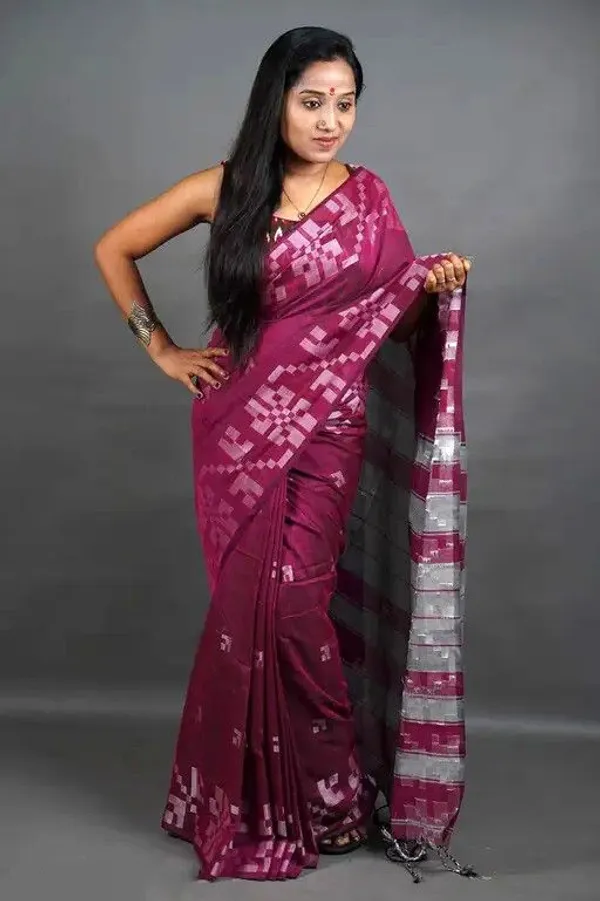 Magenta_Pure_Cotton_Handloom_Woven_Saree_For_Women