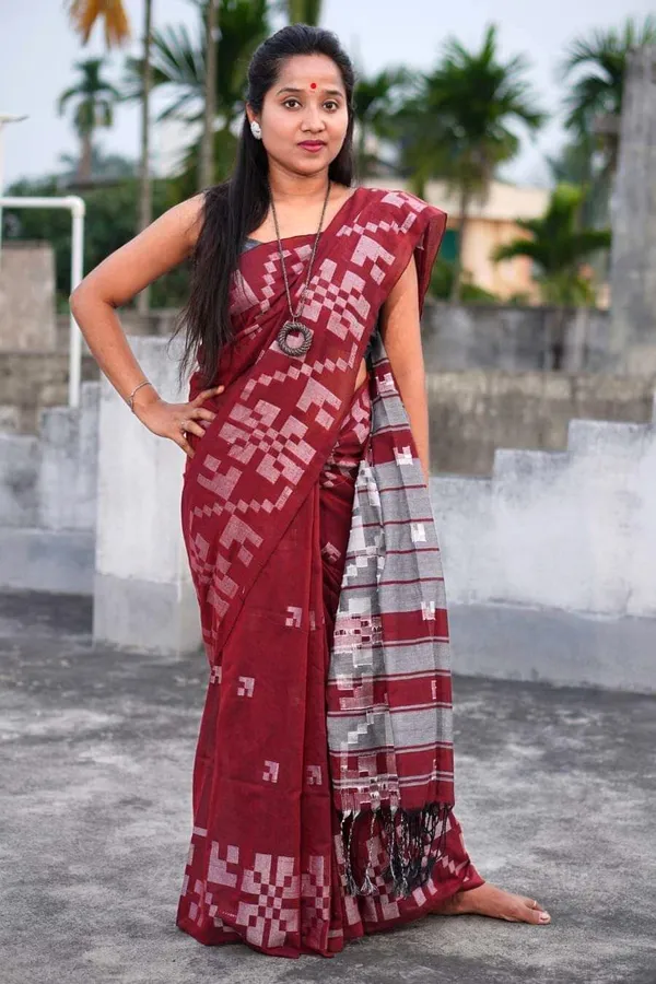 Maroon_Pure_Cotton_Handloom_Woven_Saree_For_Women