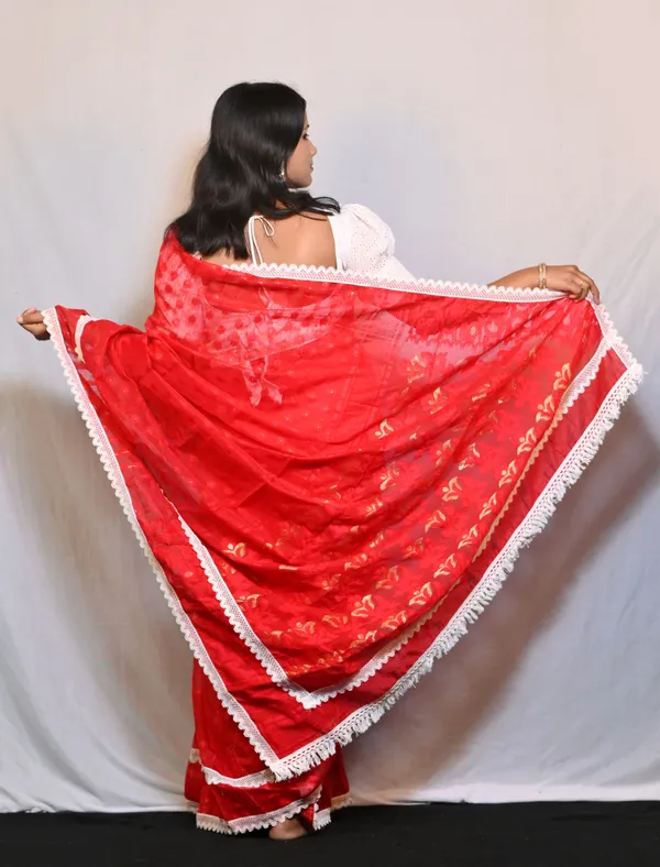 Red_Cotton_Silk_Jamdani_Woven_Saree_For_Women
