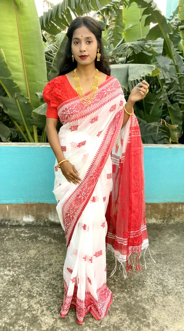 Red_&_White_Cotton_Silk_Handloom_Printed_Saree_For_Women