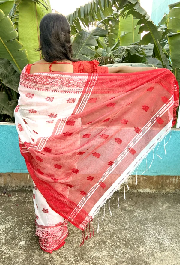 Red_&_White_Cotton_Silk_Handloom_Printed_Saree_For_Women