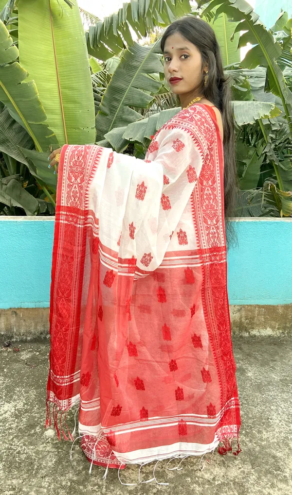 Red_&_White_Cotton_Silk_Handloom_Printed_Saree_For_Women