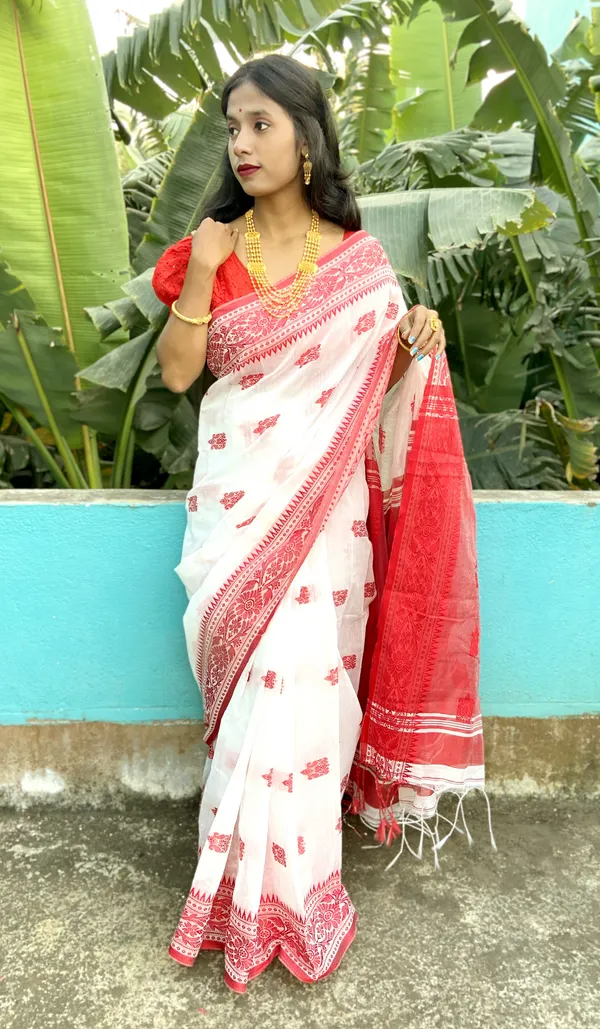 Red_&_White_Cotton_Silk_Handloom_Printed_Saree_For_Women