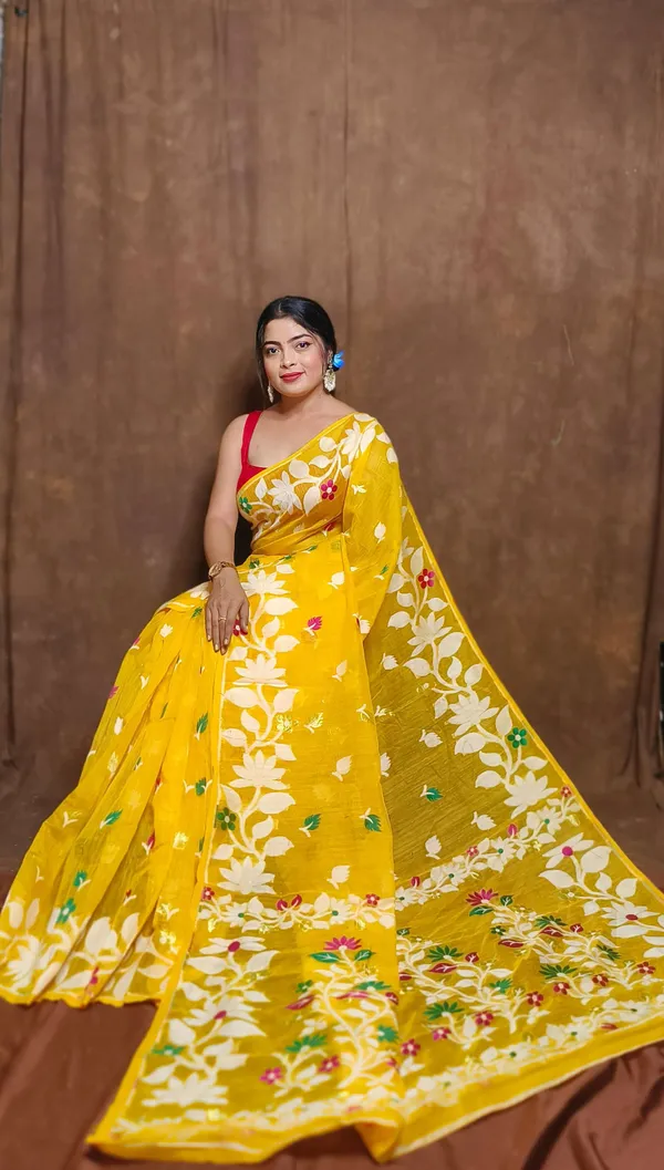 Yellow_&_White_Cotton_Silk_Jamdani_Woven_Saree_For_Women