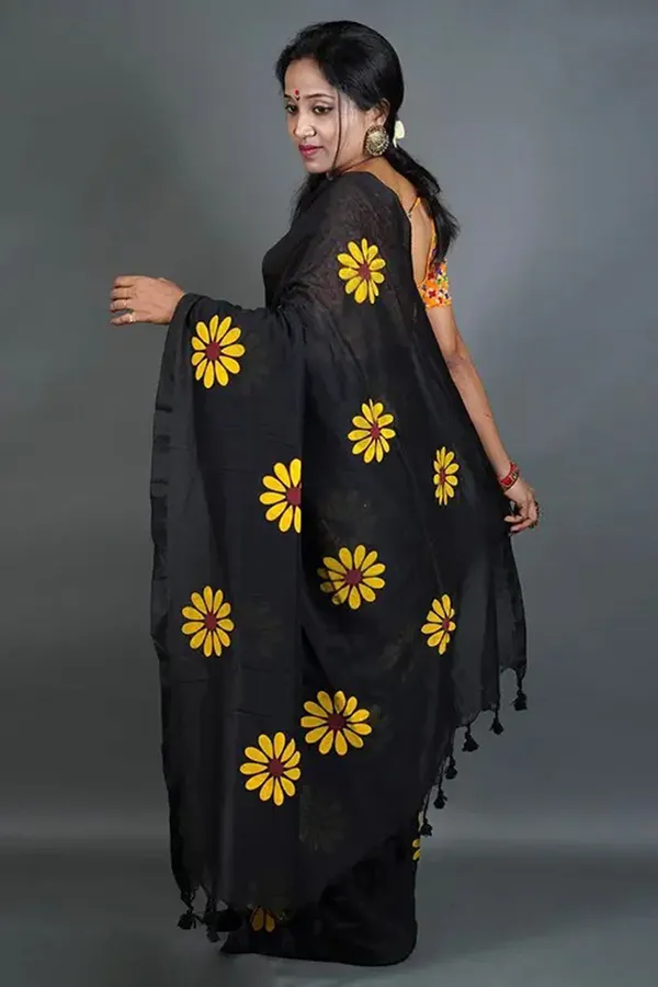 Black_Cotton_Blend_Handloom_Floral_Print_Saree_For_Women