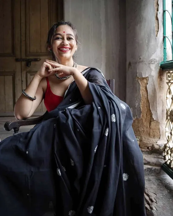 Black_Pure_Cotton_Handloom_Woven_Saree_For_Women