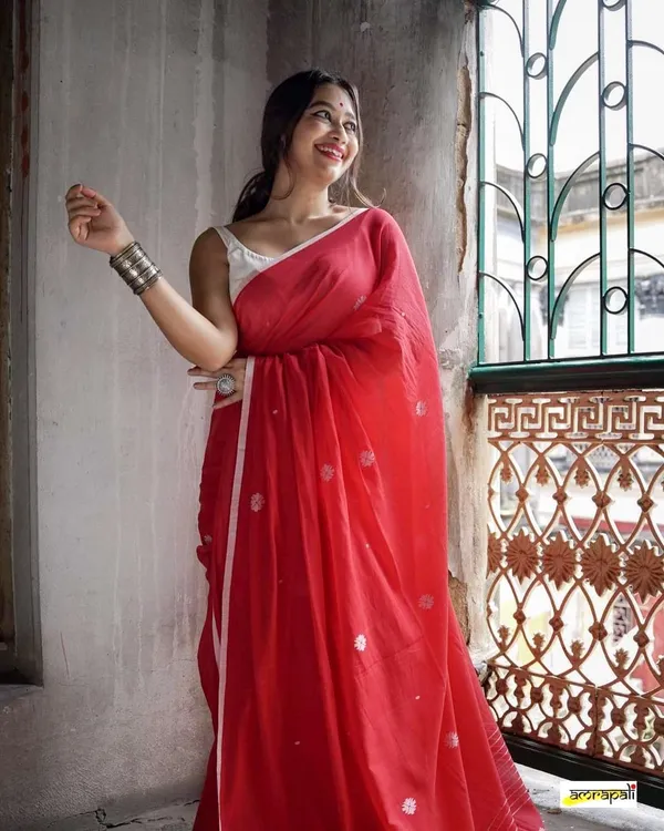 Red_Pure_Cotton_Handloom_Woven_Saree_For_Women