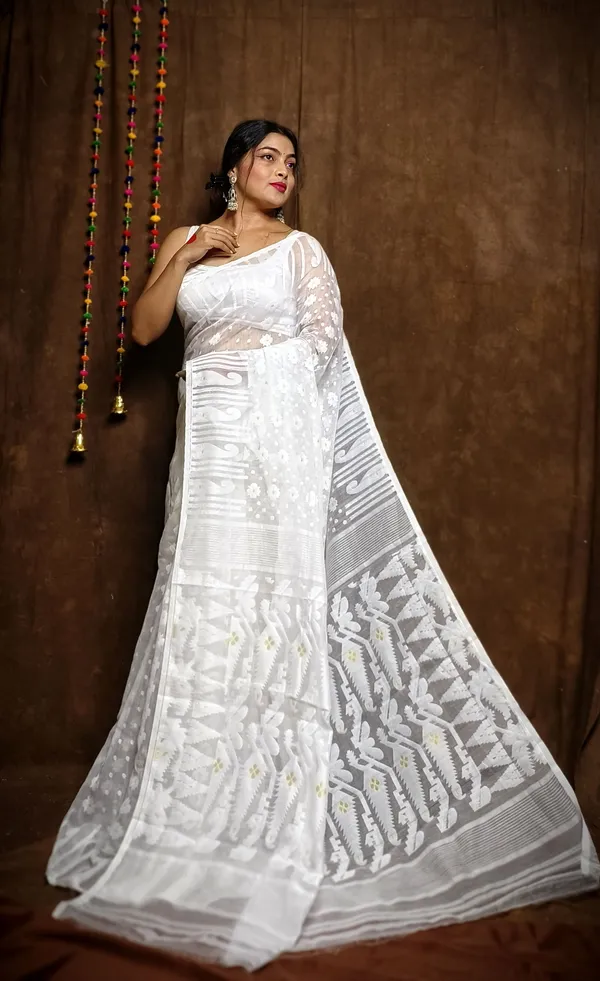 White_Cotton_Linen_Jamdani_Self_Design_Saree_For_Women