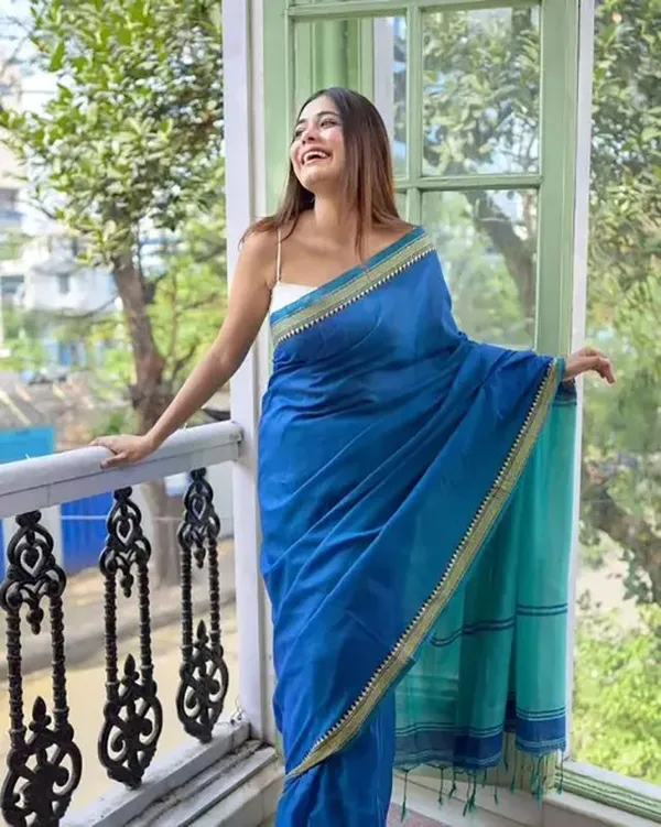 Blue_Cotton_Blend_Handloom_Woven_Saree_For_Women