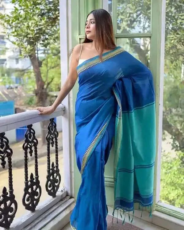 Blue_Cotton_Blend_Handloom_Woven_Saree_For_Women