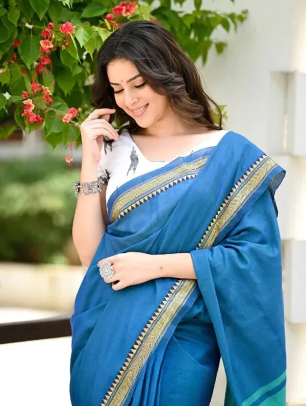 Blue_Cotton_Blend_Handloom_Woven_Saree_For_Women
