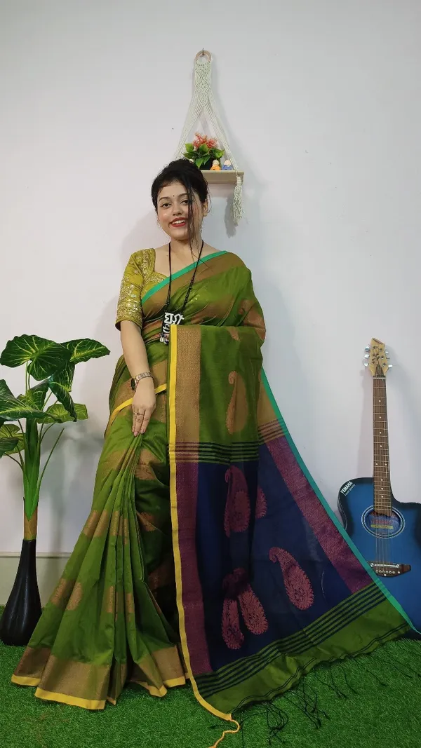 Aam_Kolka_Contrast_Saree