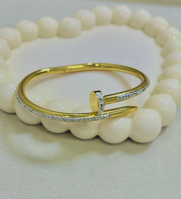 Golden_Premium_Nail-Style_Bracelet_For_Women