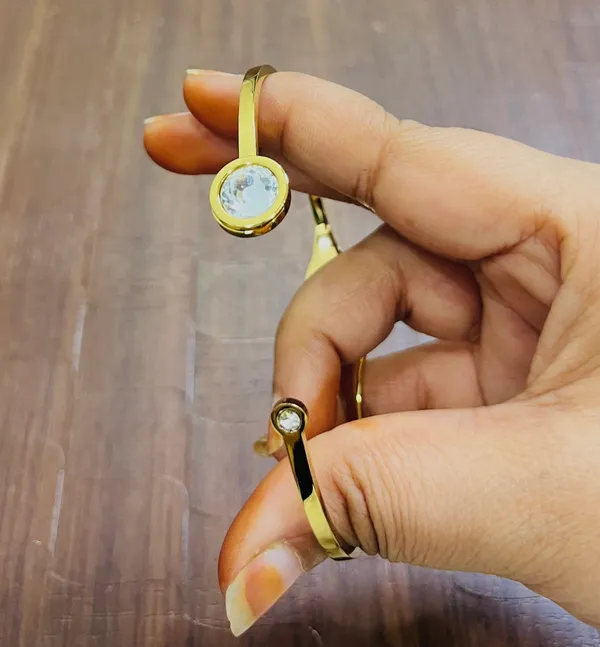 Golden_Minimalist_Solitaire_Adjustable_Open_Bracelet_For_Women