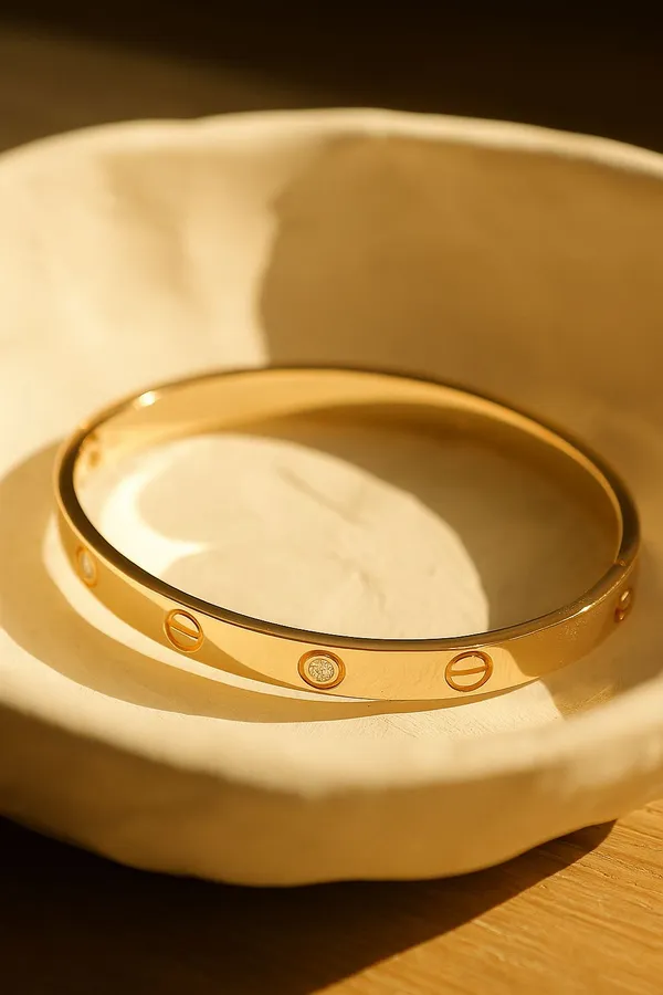 Golden_Modern_Love-_Bracelet_For_Women