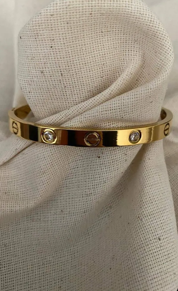 Golden_Modern_Love-_Bracelet_For_Women