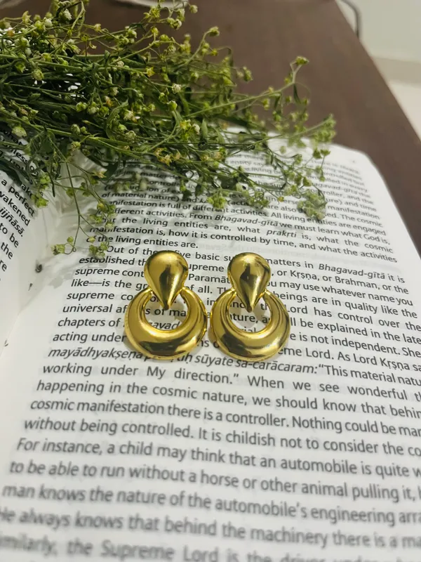 Golden_Contemporary_Drop_Stud_Earrings_For_Women