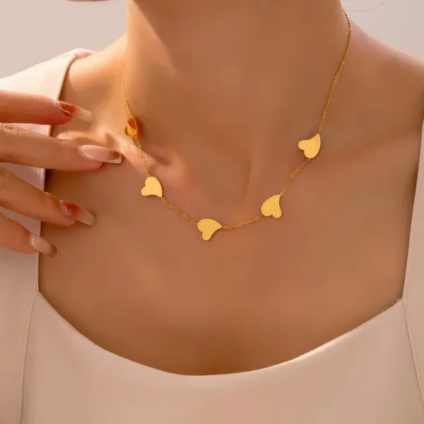 Golden_Heart_Charm_Chain_Necklace_For_Women