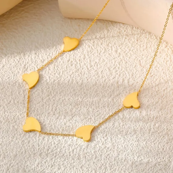 Golden_Heart_Charm_Chain_Necklace_For_Women