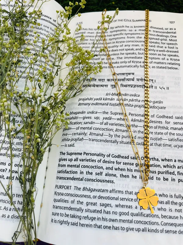 Golden_Everyday_Link_Clover_Necklace_For_Women