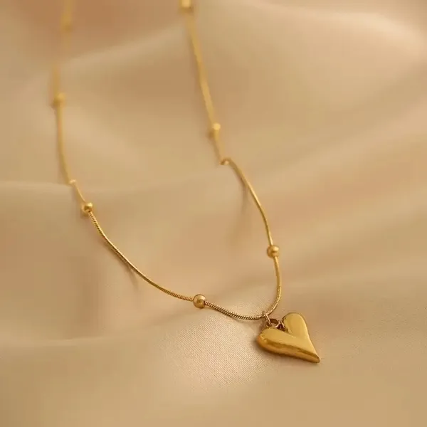 18K_Plated_Golden_Sleek_Heart_Chain_Necklace_For_Women