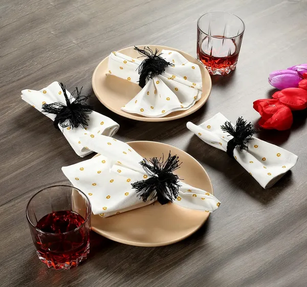 Pack_of_12_-_Cotton_Dinner_Napkin_For_Home_And_Utilitie